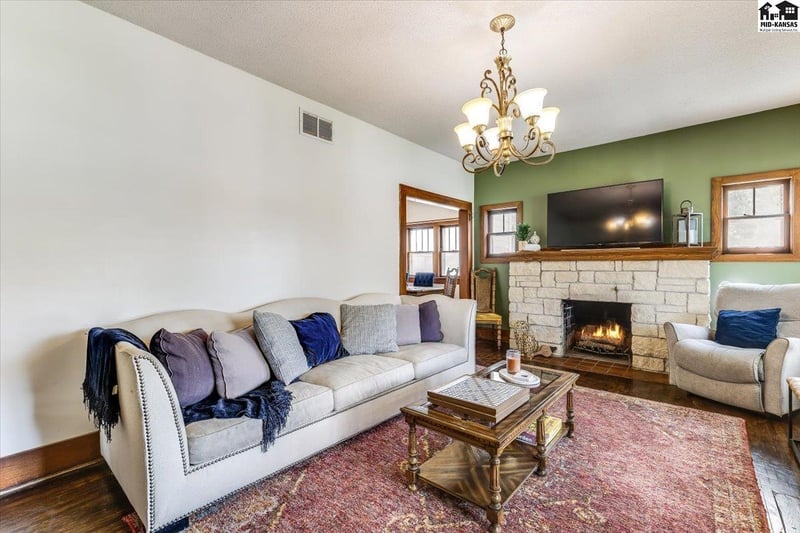 30 17th Ave, Hutchinson, KS 67501