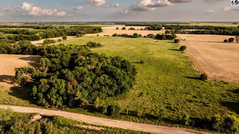 000 27th Ave, Roxbury, KS 67448