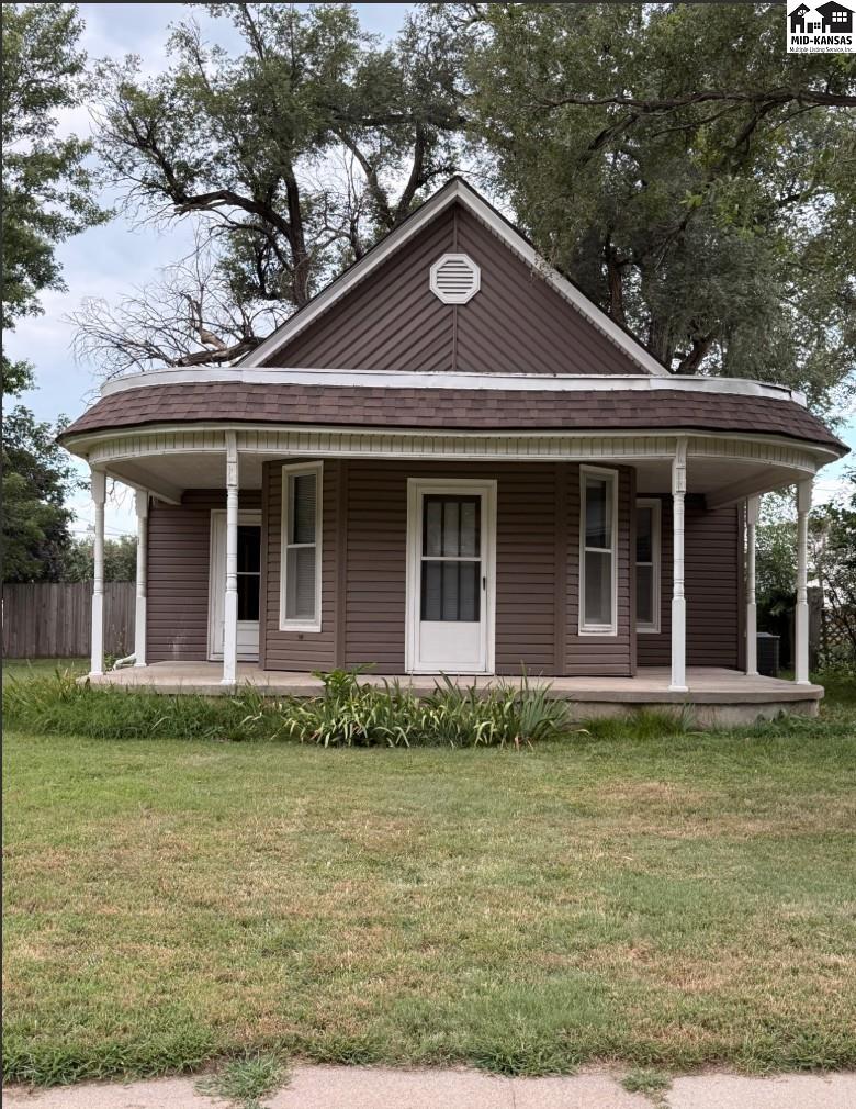 110 E Main St, Haven, KS 67543