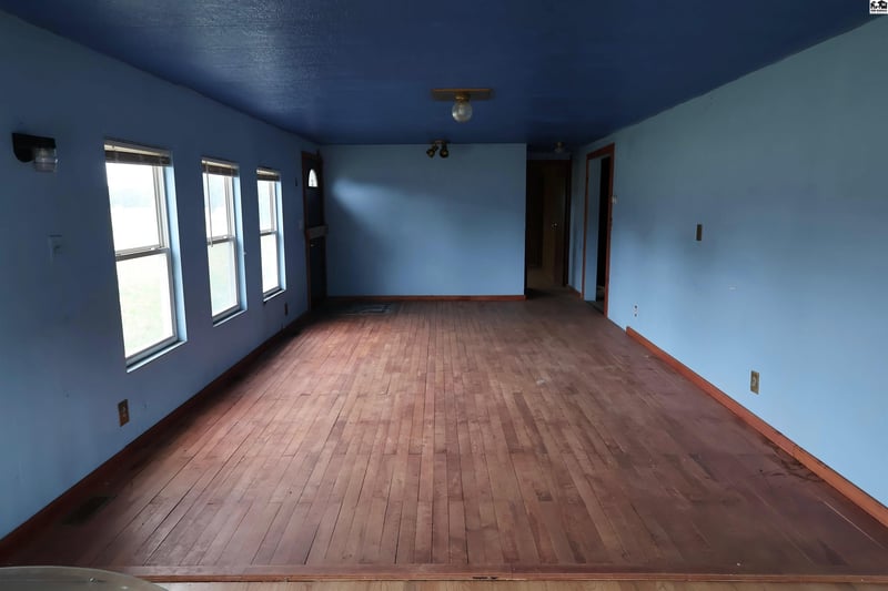 704 Jefferson Ave, Nickerson, KS 67561
