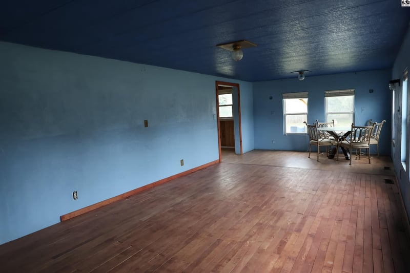 704 Jefferson Ave, Nickerson, KS 67561