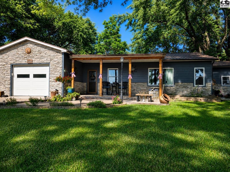 5280 Lorraine St, Hutchinson, KS 67502