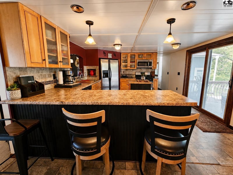 5280 Lorraine St, Hutchinson, KS 67502