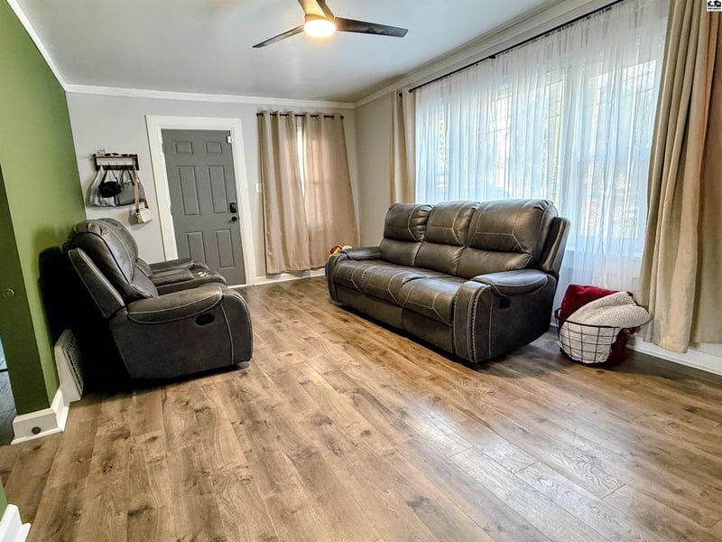815 N Poplar St, Hutchinson, KS 67501