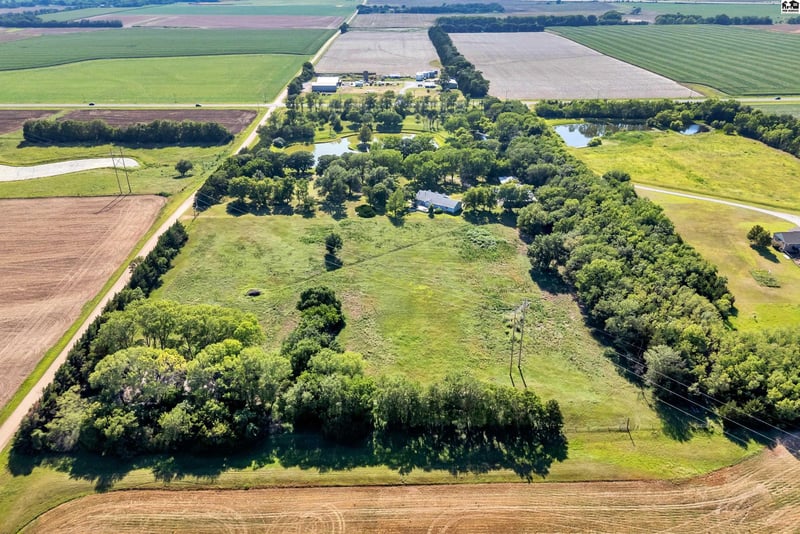812 Arrowhead Rd, Inman, KS 67546