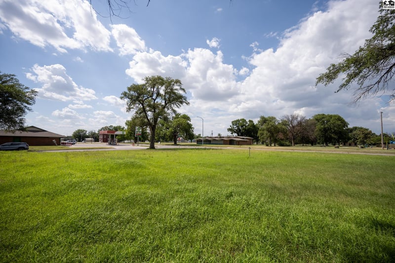 000 4th Ave, Hutchinson, KS 67501