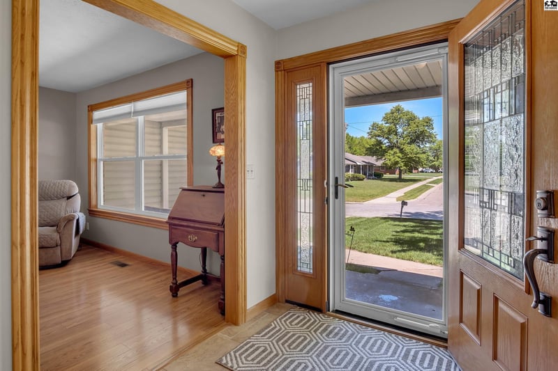1008 Countryside Dr, Mcpherson, KS 67460