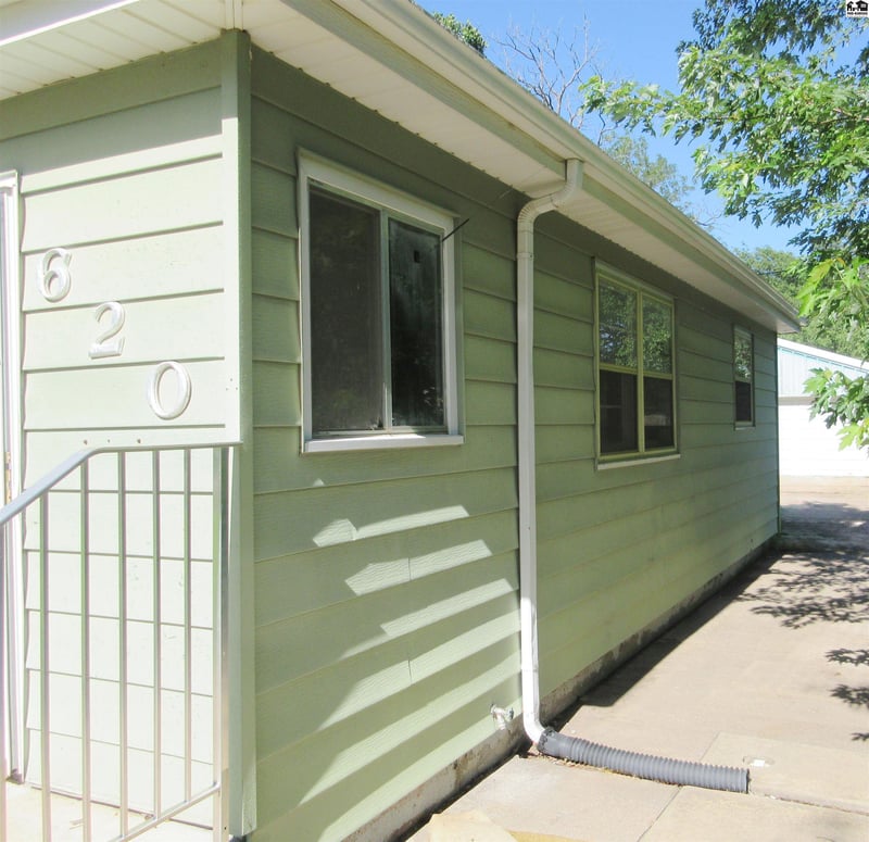620 Park St, Larned, KS 67550