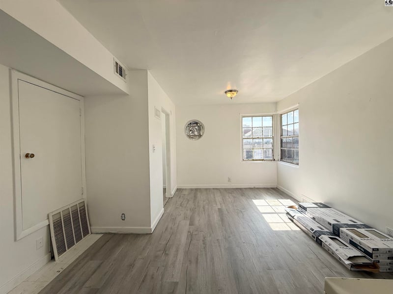 209 West Ave, Lyons, KS 67554