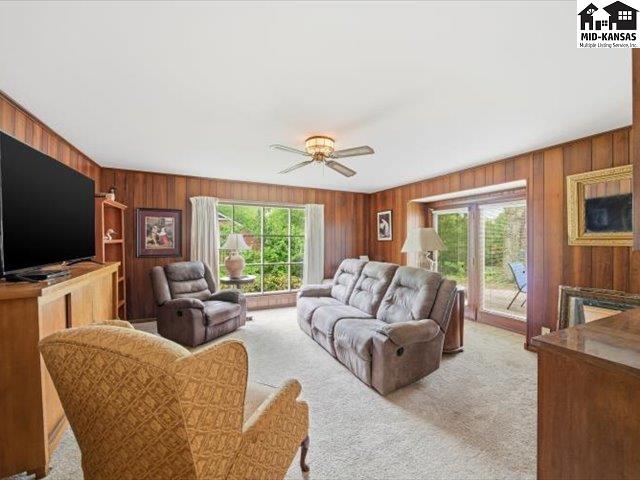 608 8th St, Newton, KS 67114