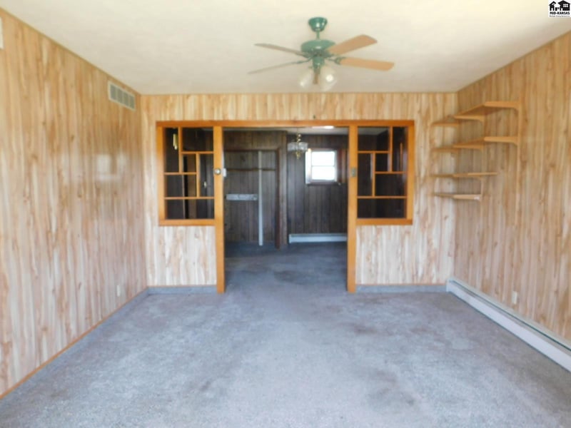223 2nd St, Larned, KS 67550