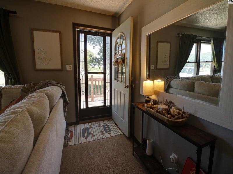 303 25th Ave, Moundridge, KS 67107