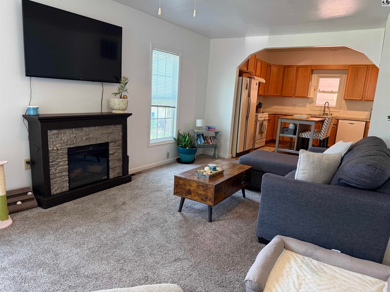 117 High St, Pratt, KS 67124
