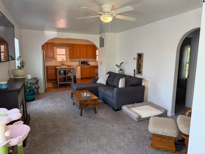 117 High St, Pratt, KS 67124
