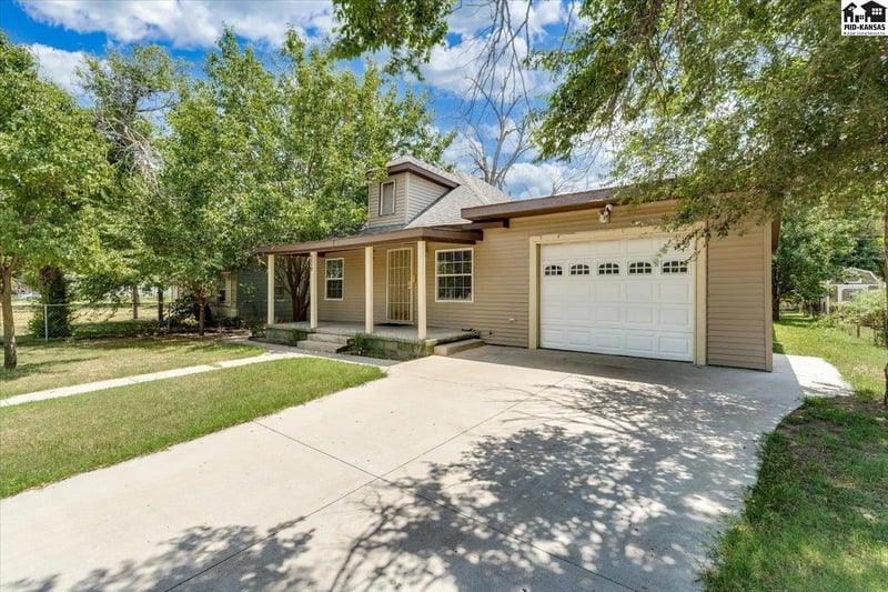 309 Carpenter St, Hutchinson, KS 67501