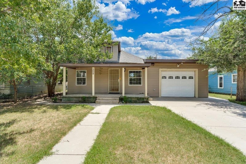 309 Carpenter St, Hutchinson, KS 67501