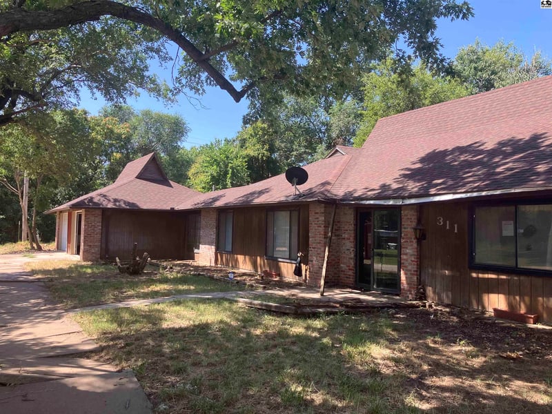 311 Martin St, Turon, KS 67583