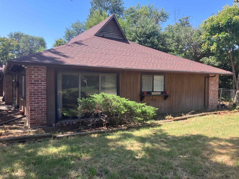 311 Martin St, Turon, KS 67583
