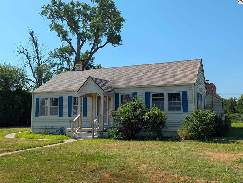 1817 30th Ave, Hutchinson, KS 67502