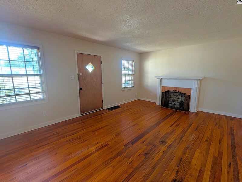 1817 30th Ave, Hutchinson, KS 67502