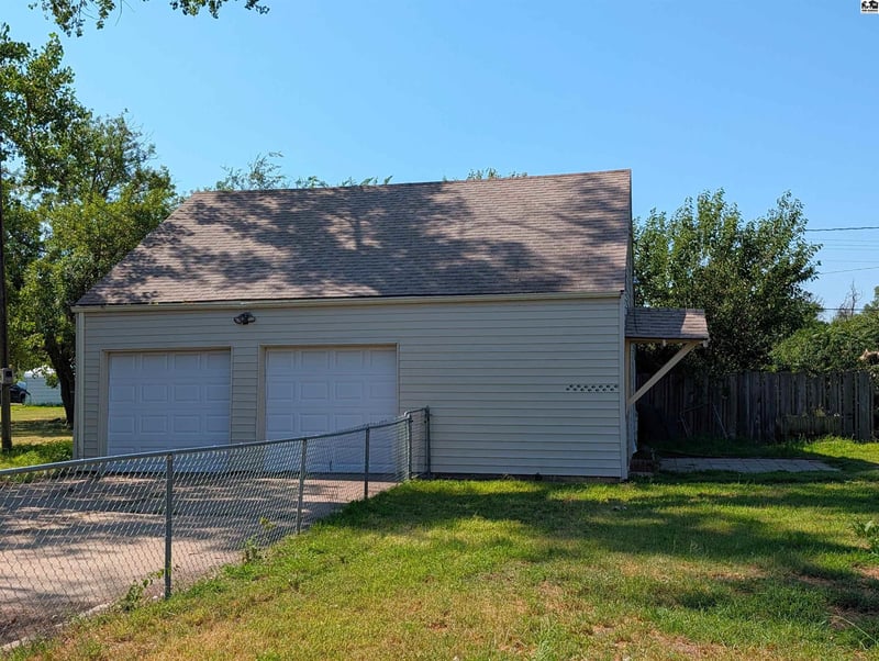 1817 30th Ave, Hutchinson, KS 67502