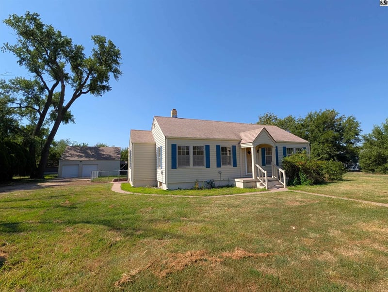 1817 30th Ave, Hutchinson, KS 67502
