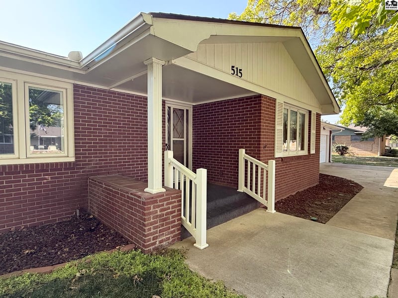 515 Clark , Lyons, KS 67554