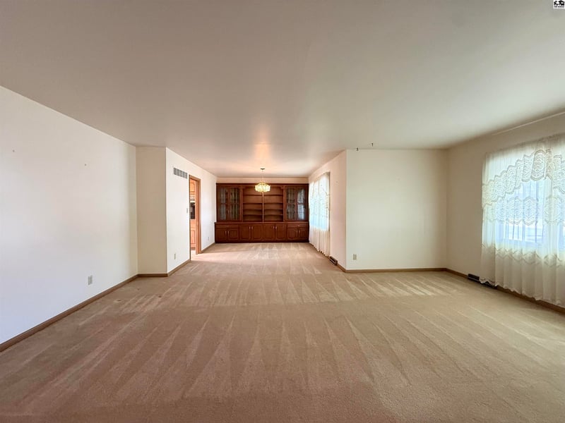 515 Clark , Lyons, KS 67554