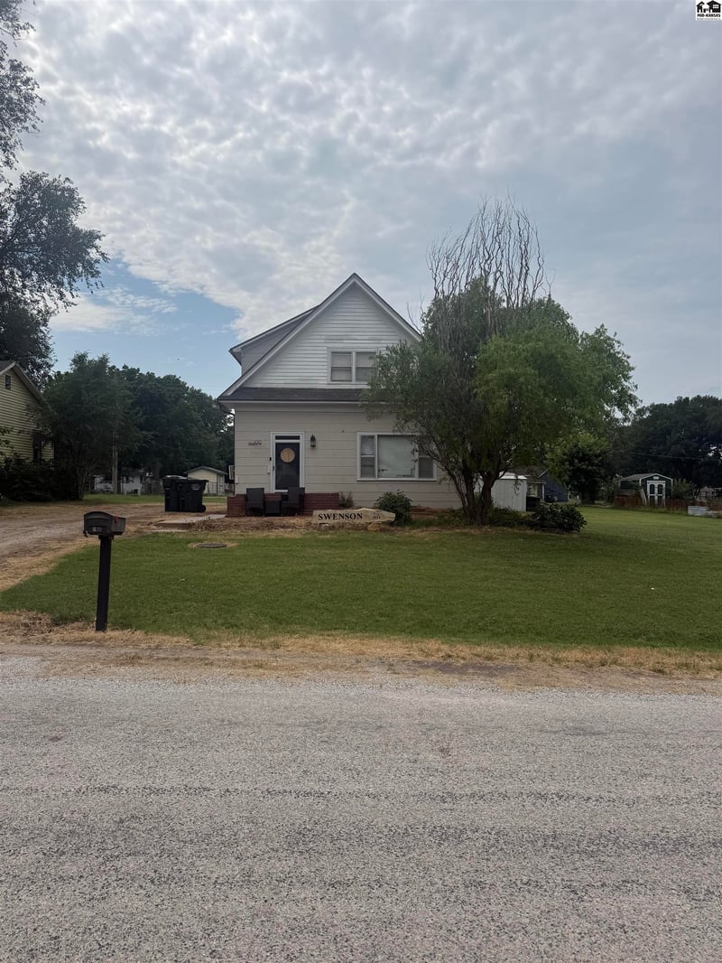 430 Spring St, Little River, KS 67457