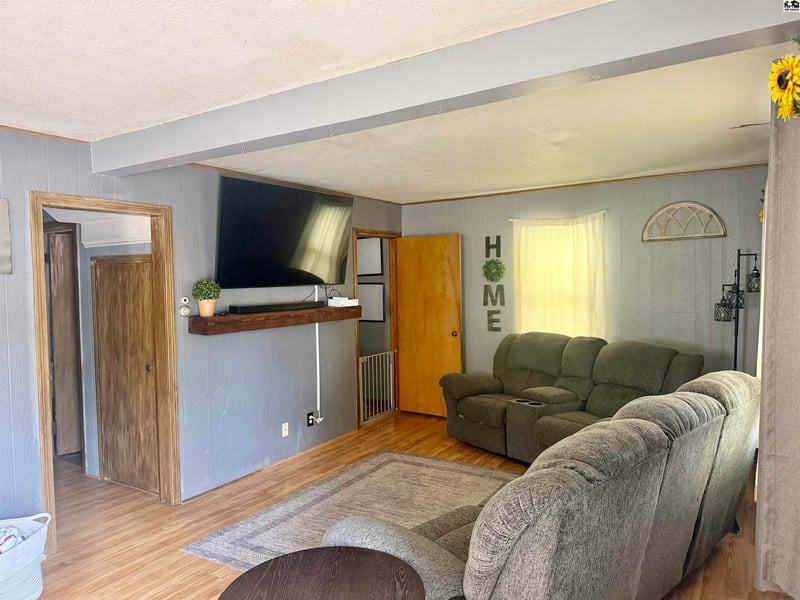 430 Spring St, Little River, KS 67457