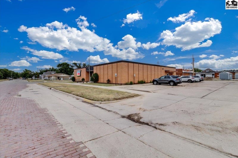 518 Washington , Hutchinson, KS 67501