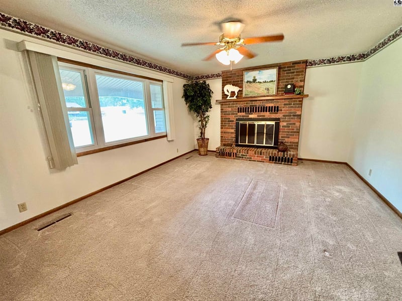 1334 North Terrace St, Mcpherson, KS 67460