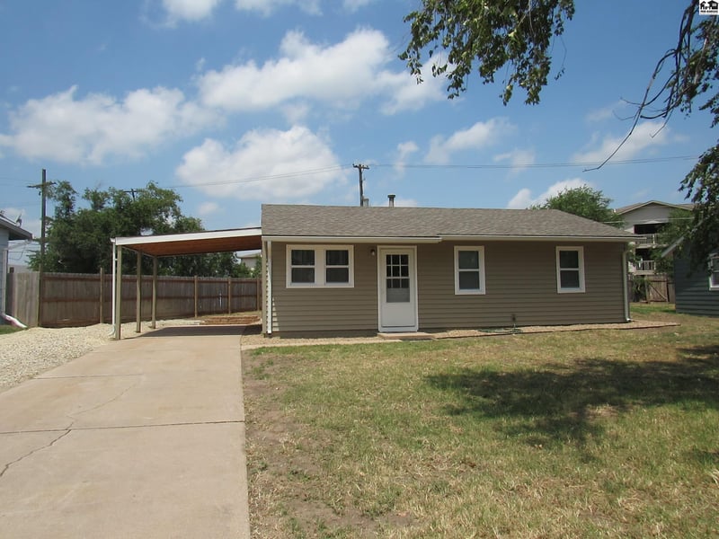 1506 9th Ave, Hutchinson, KS 67501