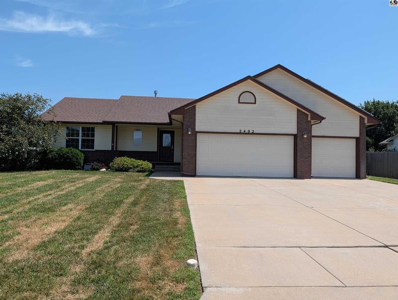 2402 King St, Hutchinson, KS 67502