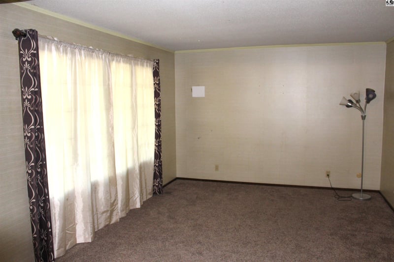 306 Thorp St, Marion, KS 66861