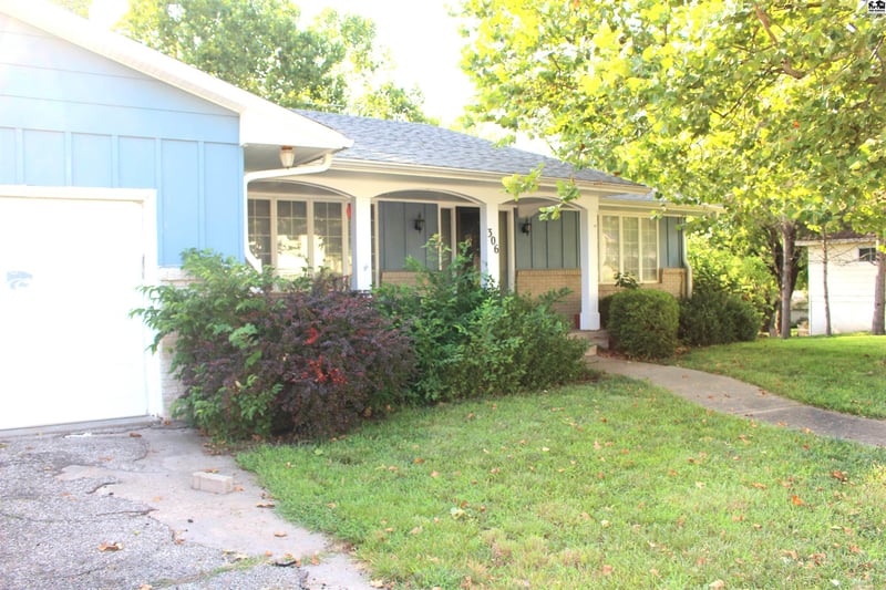 306 Thorp St, Marion, KS 66861