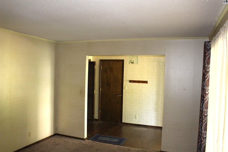 306 Thorp St, Marion, KS 66861