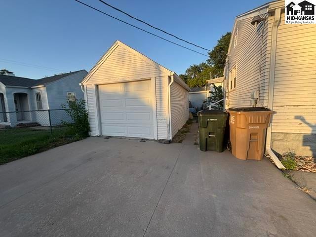 324 10th Ave, Hutchinson, KS 67501