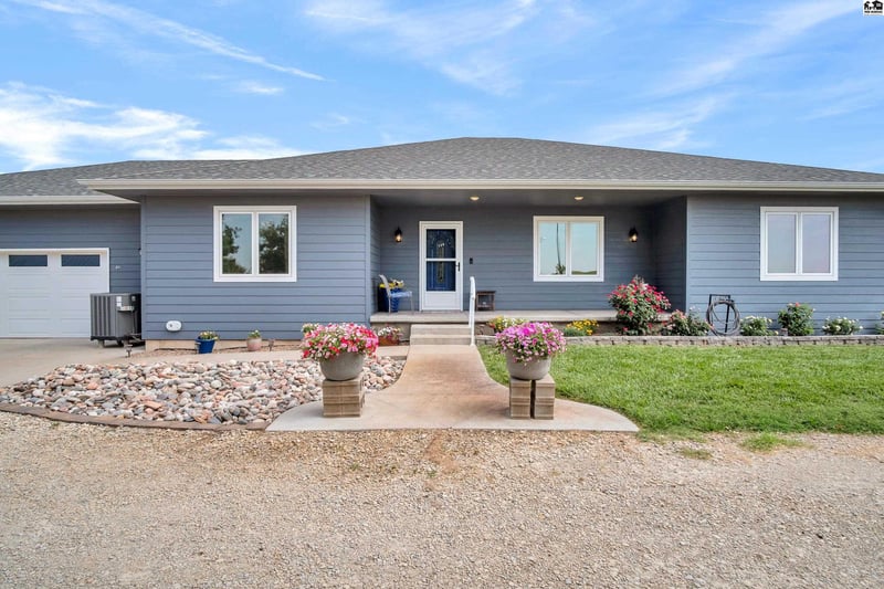 348 Arrowhead Rd, Inman, KS 67546