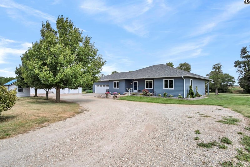 348 Arrowhead Rd, Inman, KS 67546