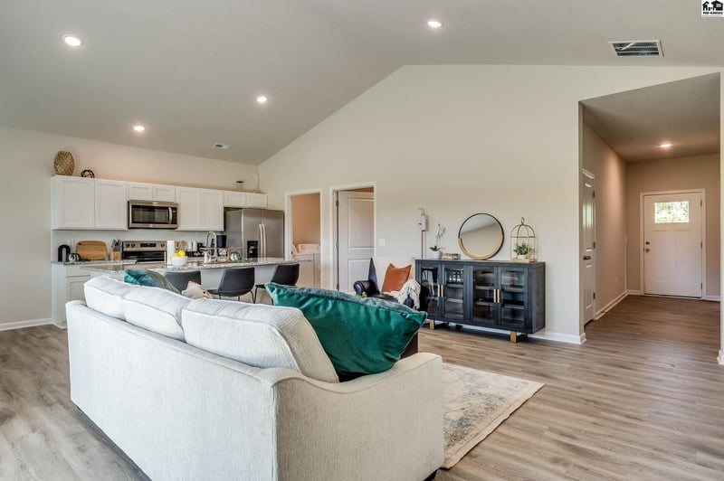 1029 Clubhouse Dr, Mcpherson, KS 67460