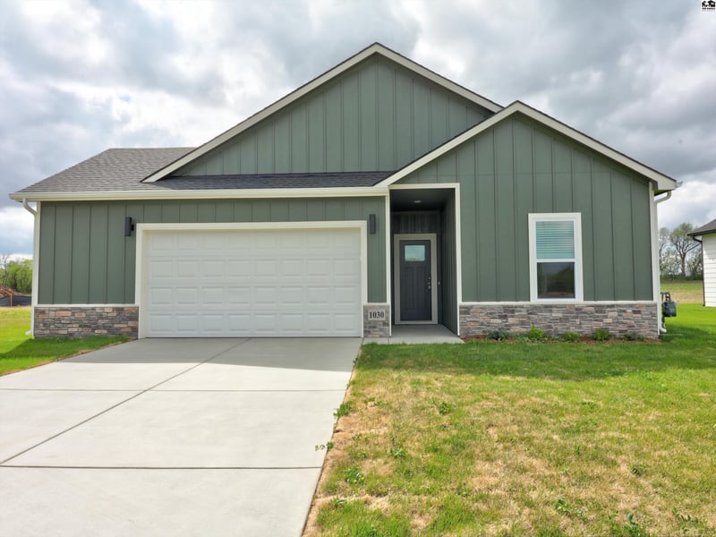 1029 Clubhouse Dr, Mcpherson, KS 67460