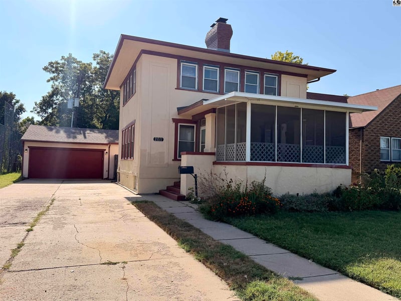 2011 Main St, Hutchinson, KS 67502