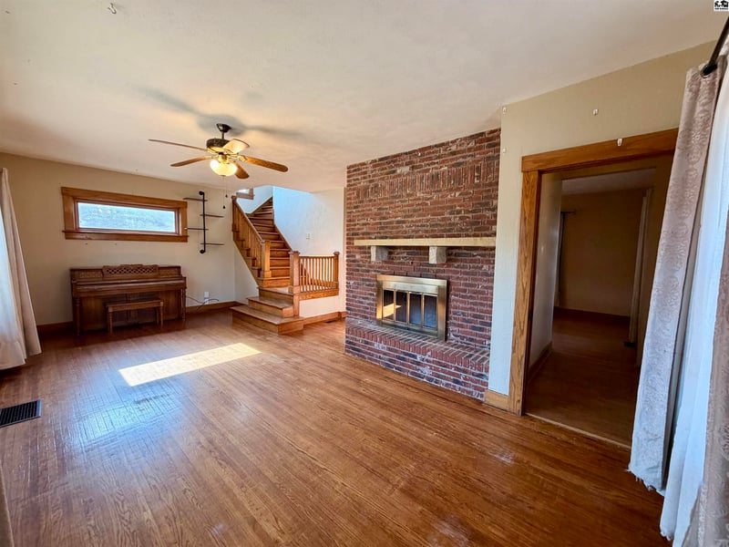 2011 Main St, Hutchinson, KS 67502