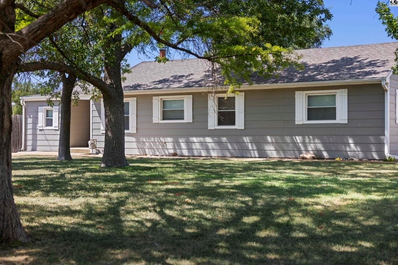 1706 26th Ave, Hutchinson, KS 67502