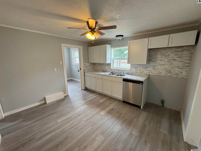 839 Wheeler St, Mcpherson, KS 67460