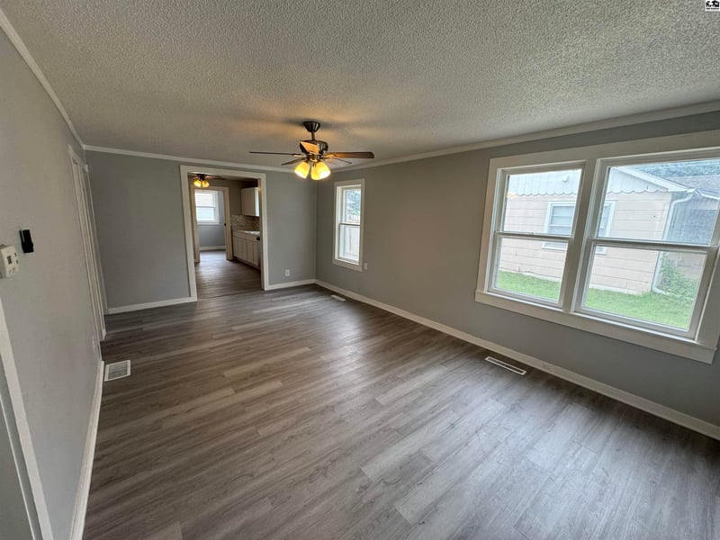 839 Wheeler St, Mcpherson, KS 67460