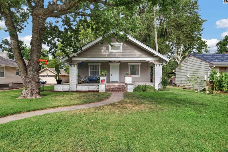 2321 Monroe St, Hutchinson, KS 67502