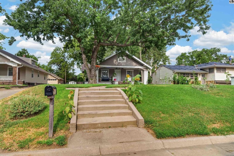 2321 Monroe St, Hutchinson, KS 67502