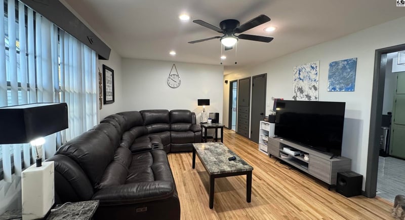 915 College Ln, Hutchinson, KS 67501